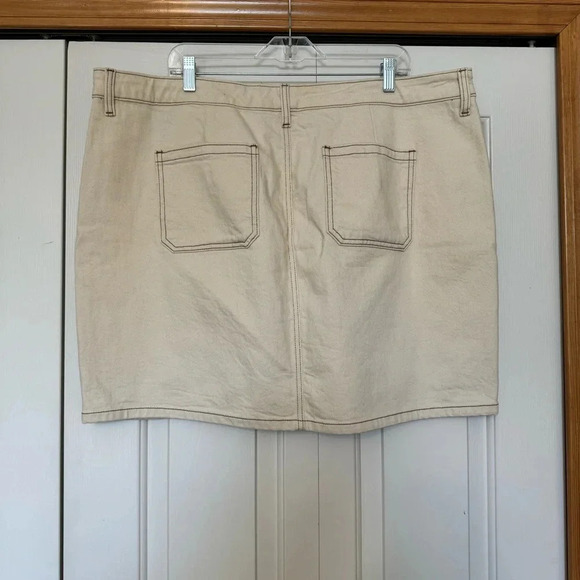 Torrid Mini Denim Skirt Button Fly Natural Off White Color - Picture 3 of 7